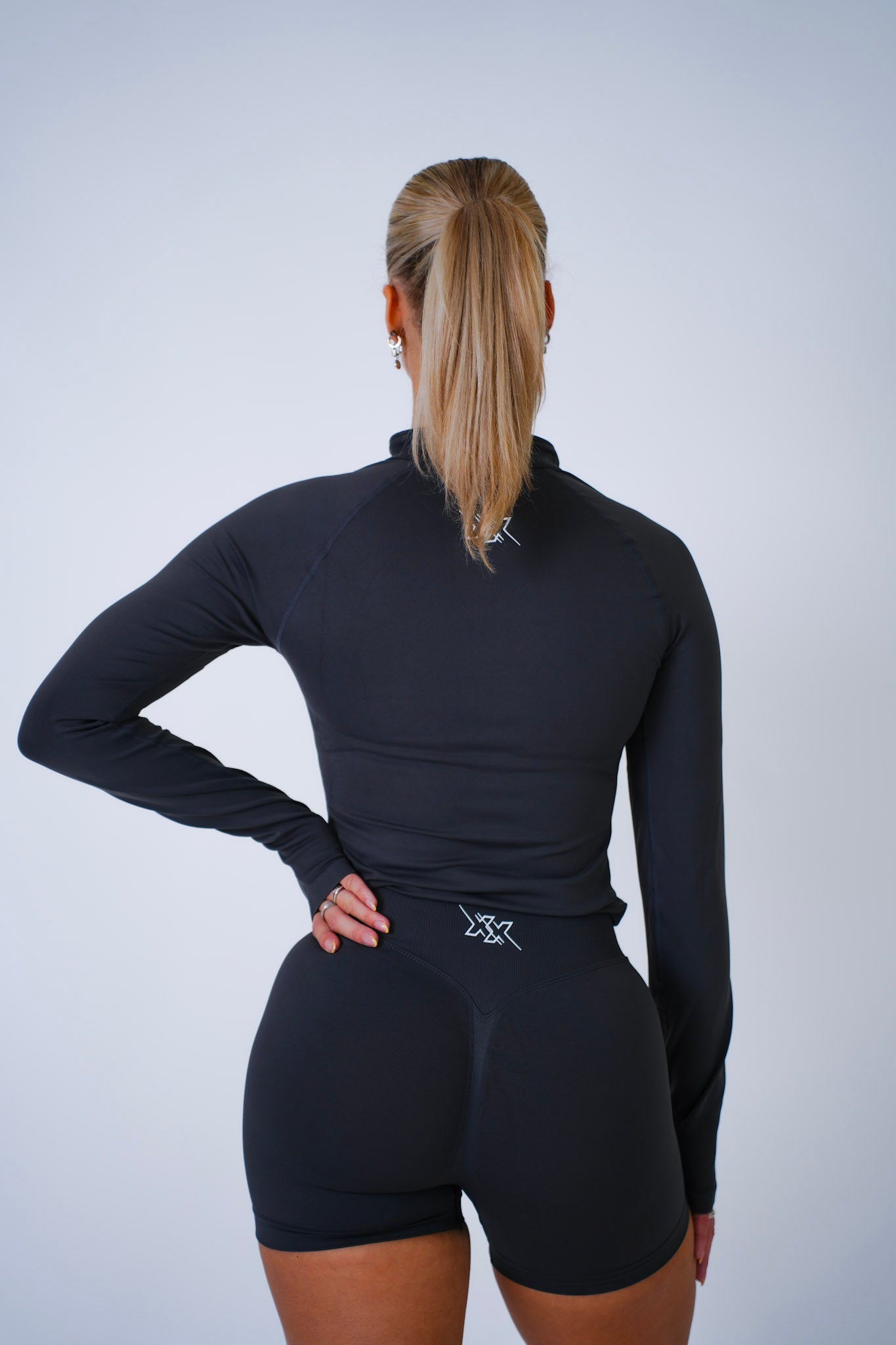 Quarter Zip Top – Carbon Grey
