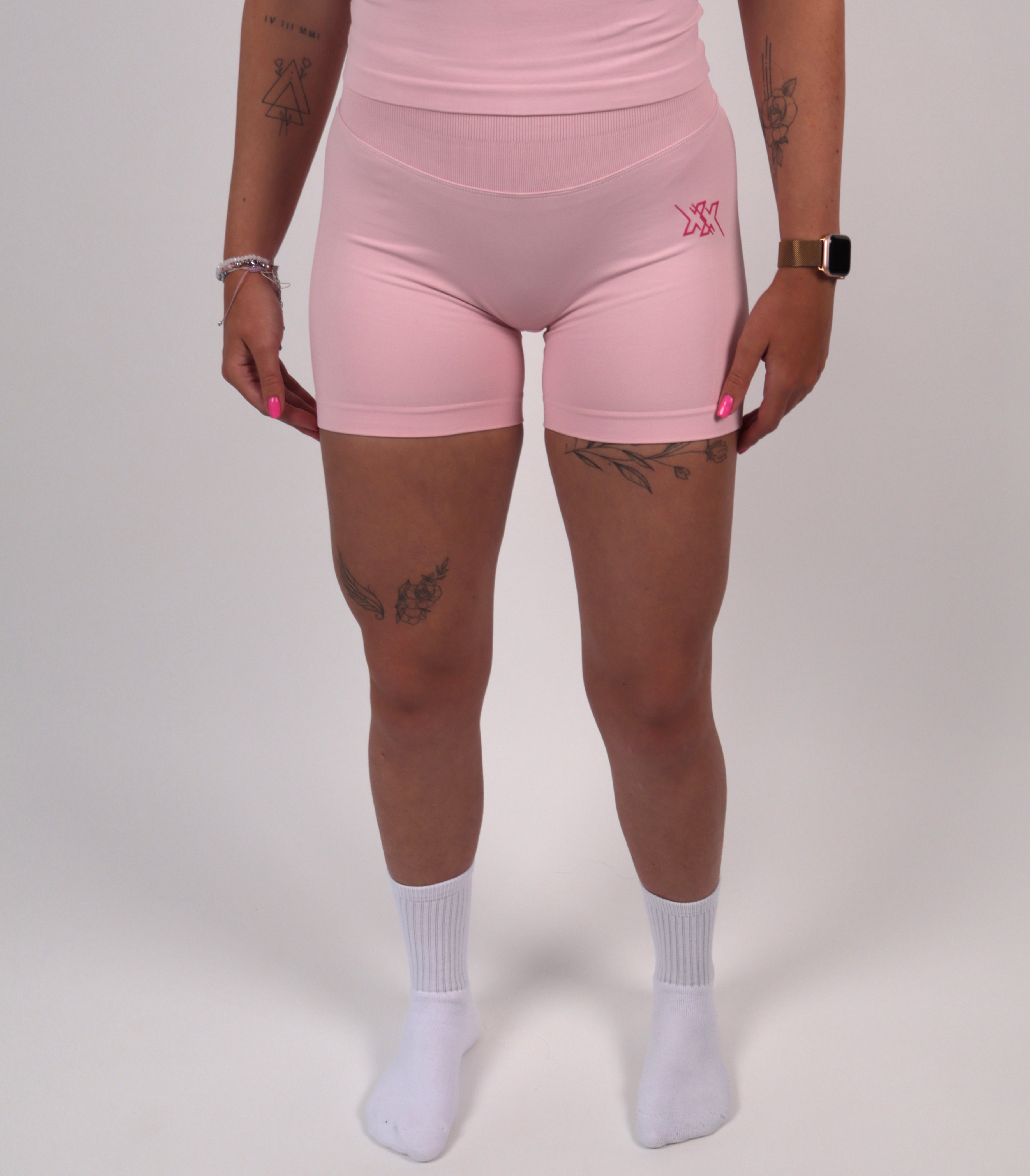 Extreme Scrunch Shorts StrongHer Edition™ – Blush Pink - Next Extreme Performance