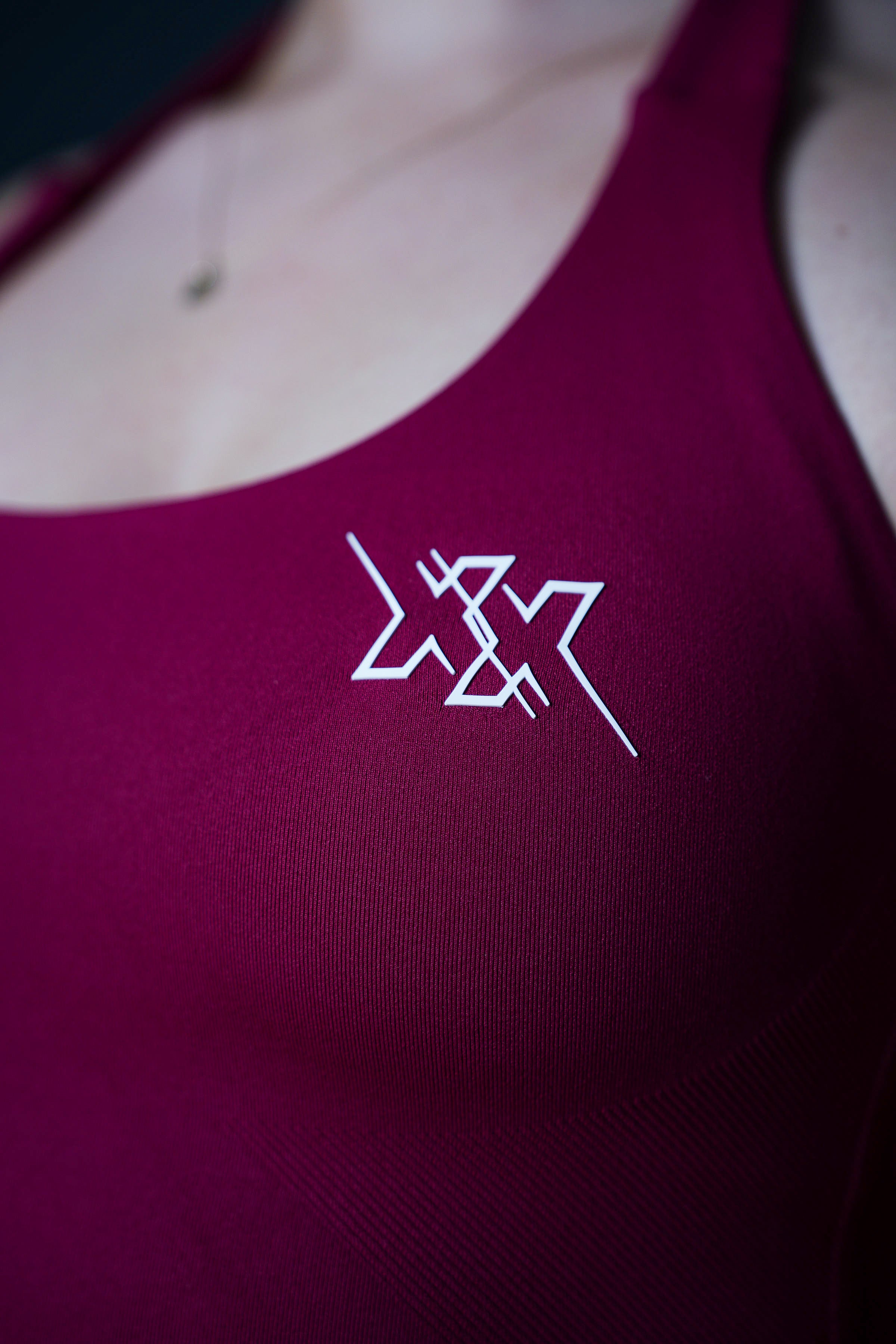 Haut dos nu extrême – Rouge Rubis